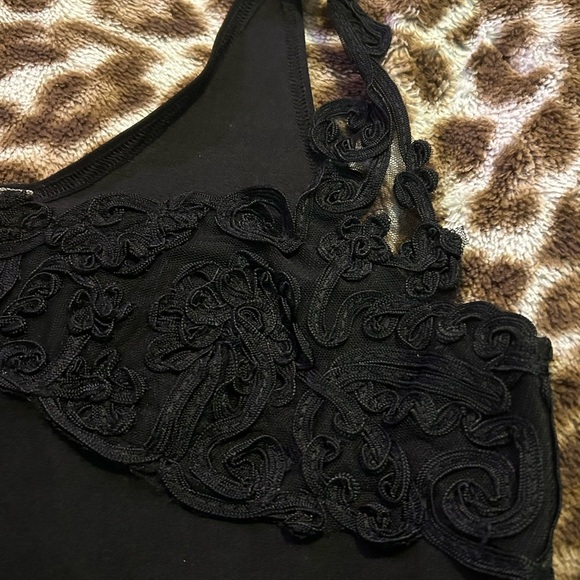 Elegant Black Lace Camisole - Picture 4 of 5